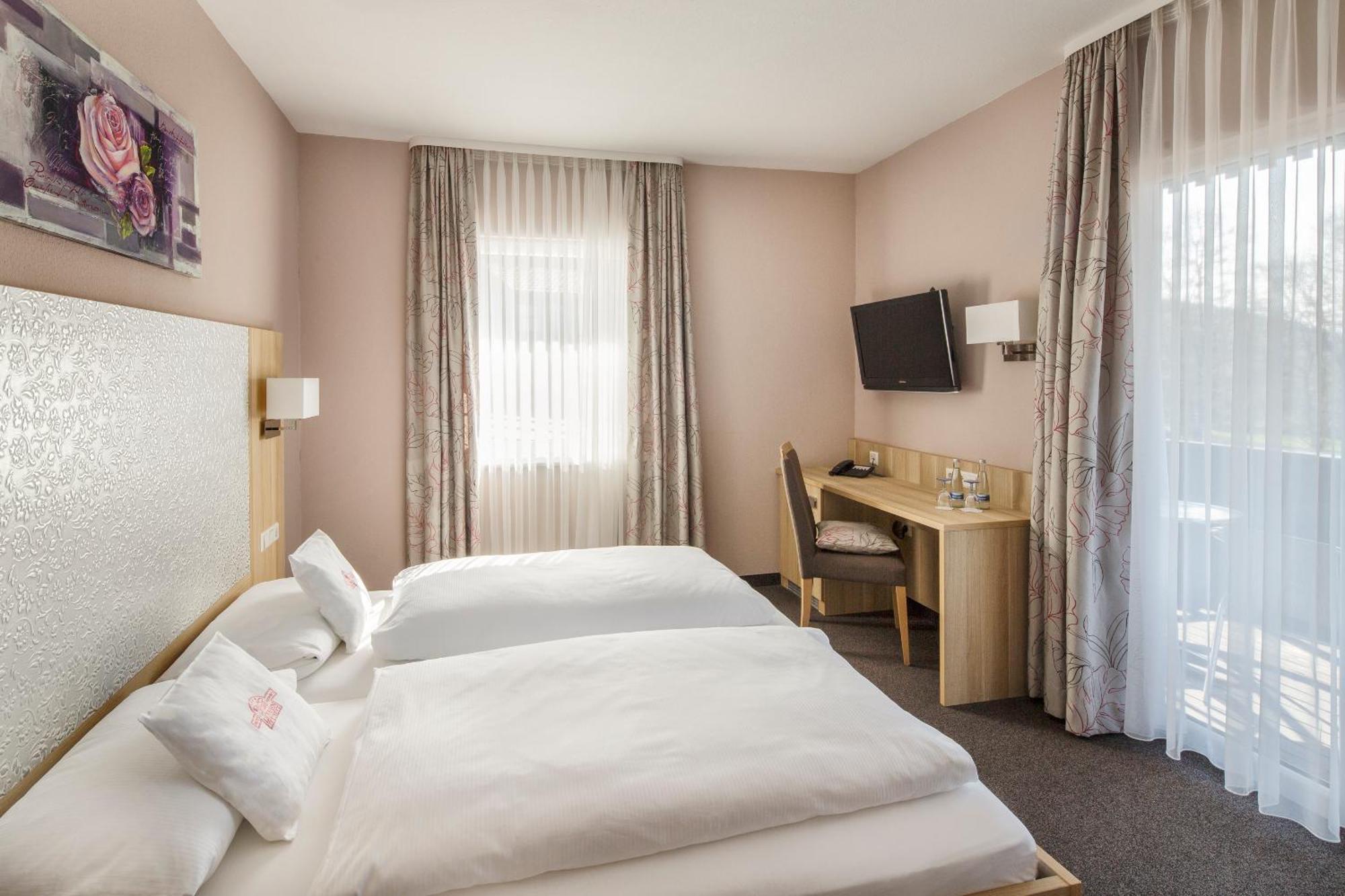 Invite Hotel Loewen Freiburg المظهر الخارجي الصورة